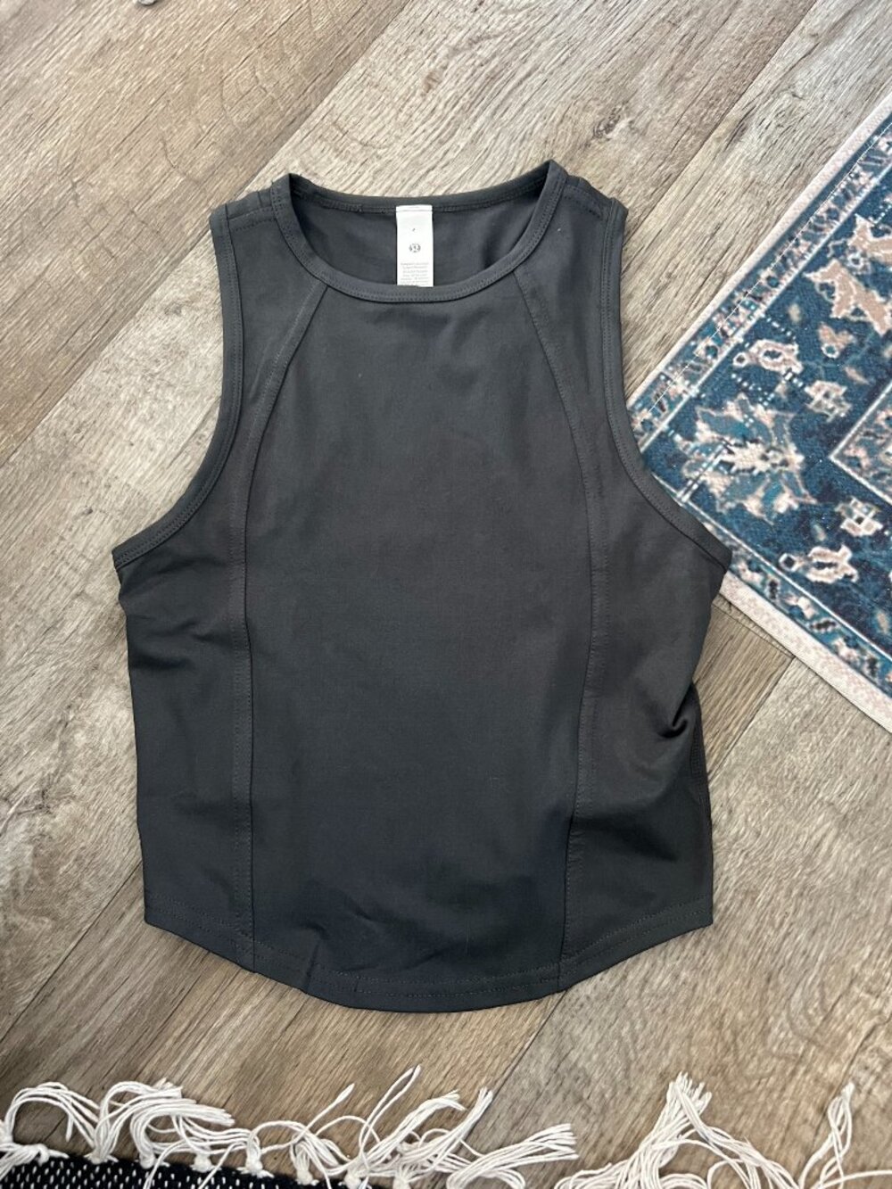 Lululemon Nulux Racerback Tank Cropped‎ size 4